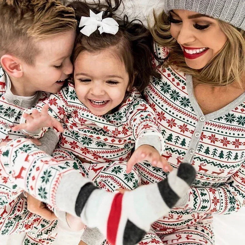 2025 Christmas Family Matching Pajamas β Elk Print Sleepwear Set for Mom, Dad, Kids & Baby, Holiday PJs & Xmas Gift