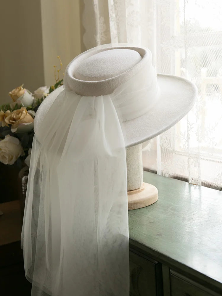High-End Elegant Retro French Wool Top Hat – White Headdress for Weddings, Travel Photography & Special Occasions