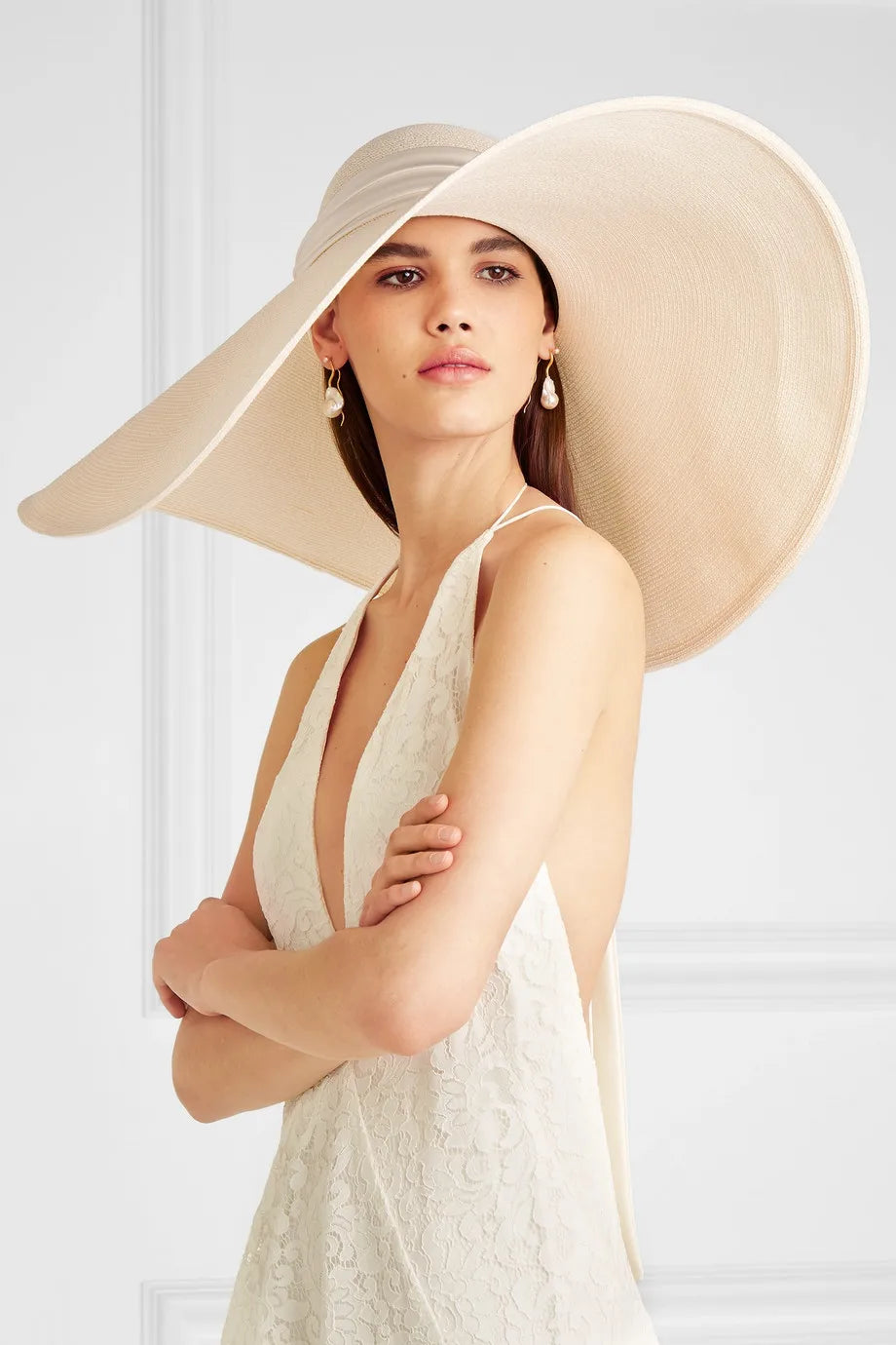 2025 Elegant Women’s Raffia Wide Brim Sun Hat with Long Ribbon – Oversized Dome Beach Hat for Travel, Vacation & UV Protection