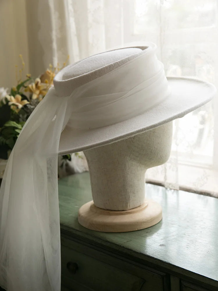 High-End Elegant Retro French Wool Top Hat – White Headdress for Weddings, Travel Photography & Special Occasions