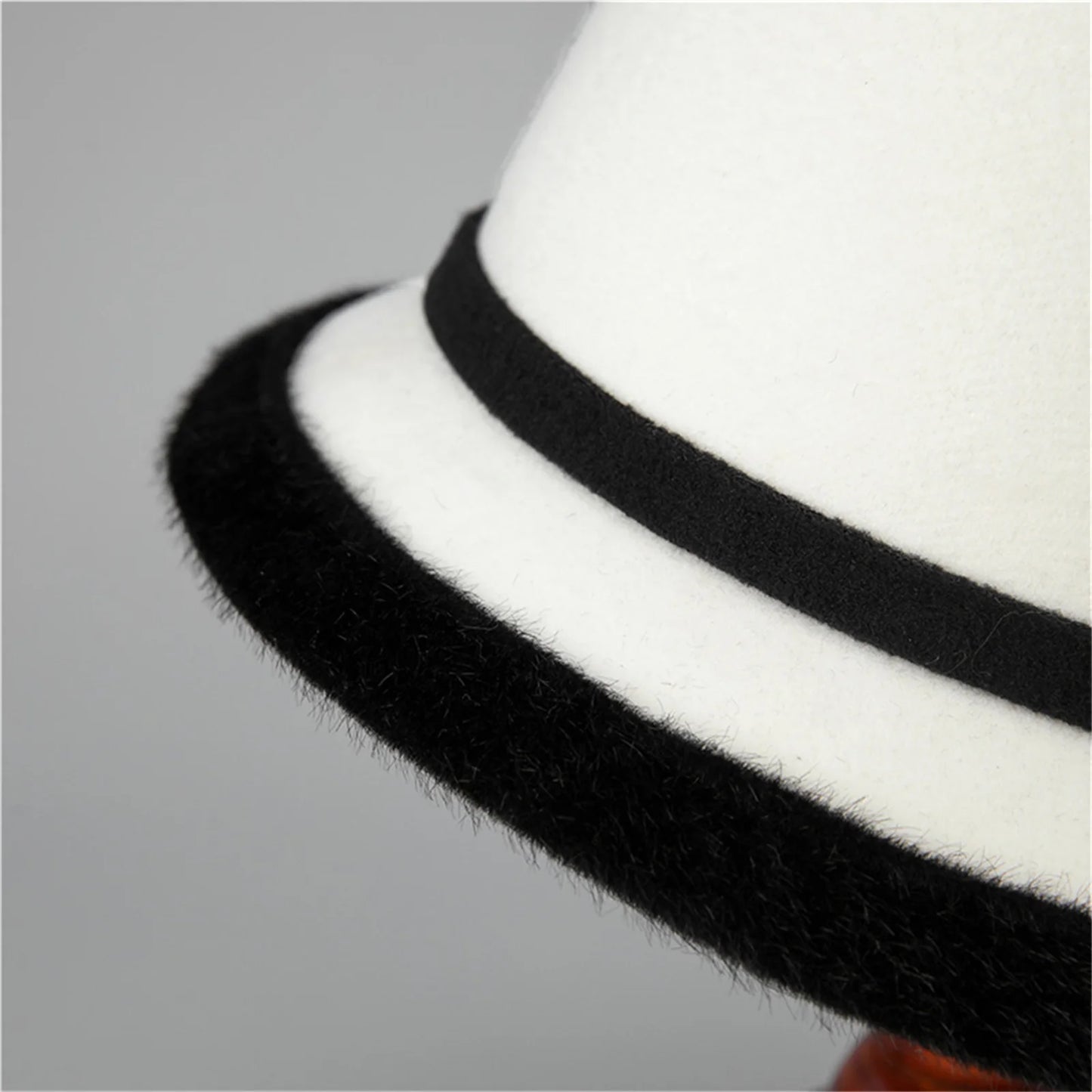 Women’s Wide Brim Bowler Hat – Vintage Church Hat with Mesh & Flowers, Elegant Accessory for Fancy Dress & Costumes
