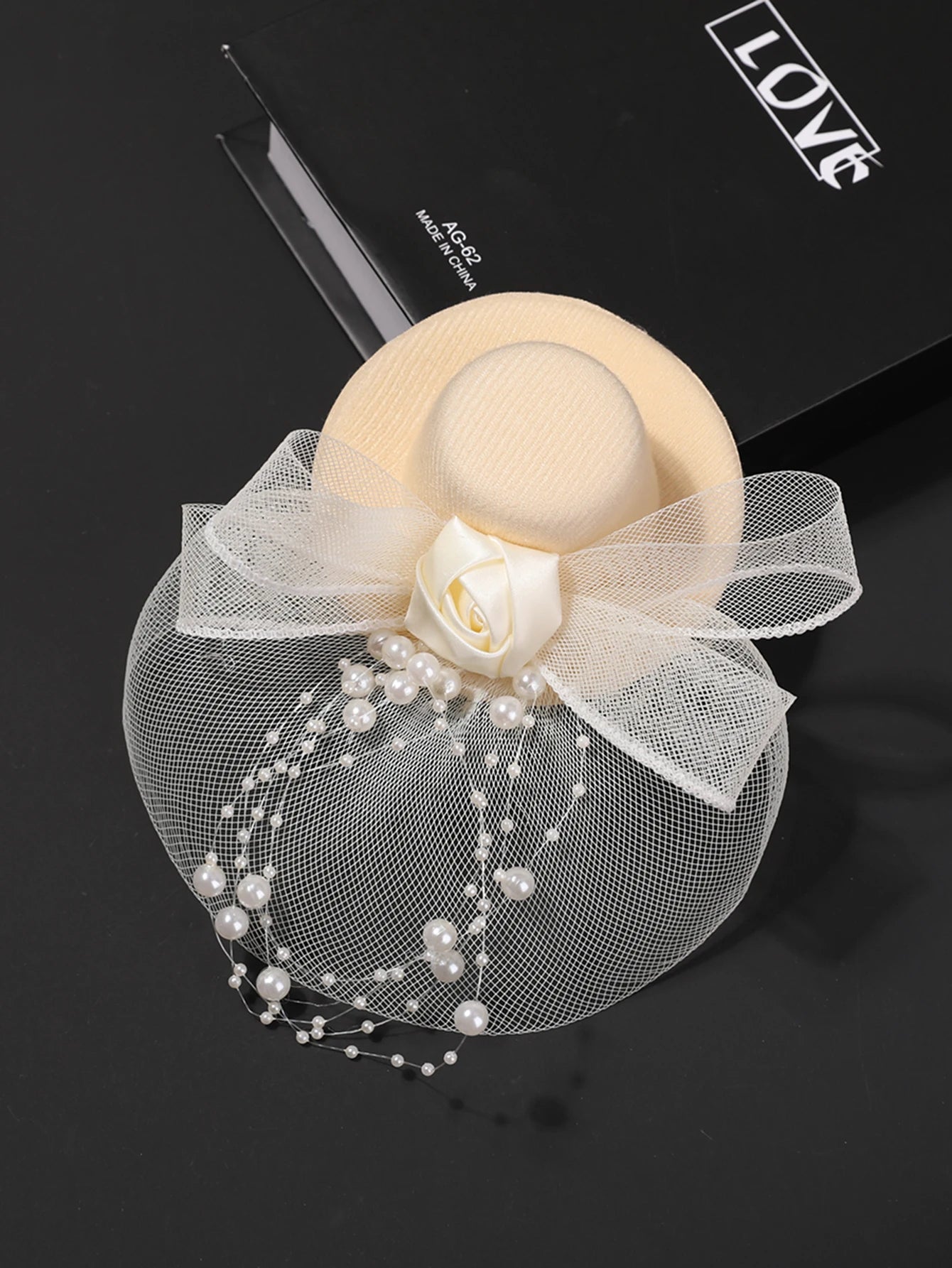 Mini Vintage Top Hat Fascinator – Cute Mesh Headdress for Women & Girls, Stage, Birthday, Tea Party & Photo Shoot