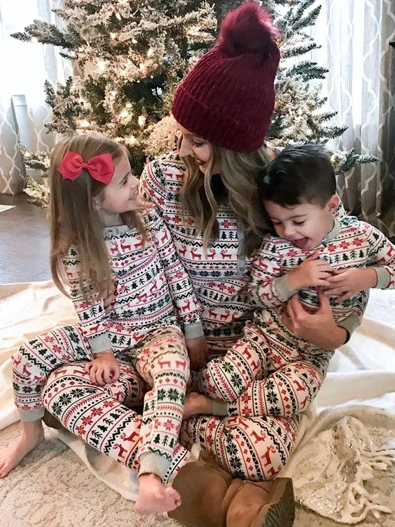 2025 Christmas Family Matching Pajamas β Elk Print Sleepwear Set for Mom, Dad, Kids & Baby, Holiday PJs & Xmas Gift