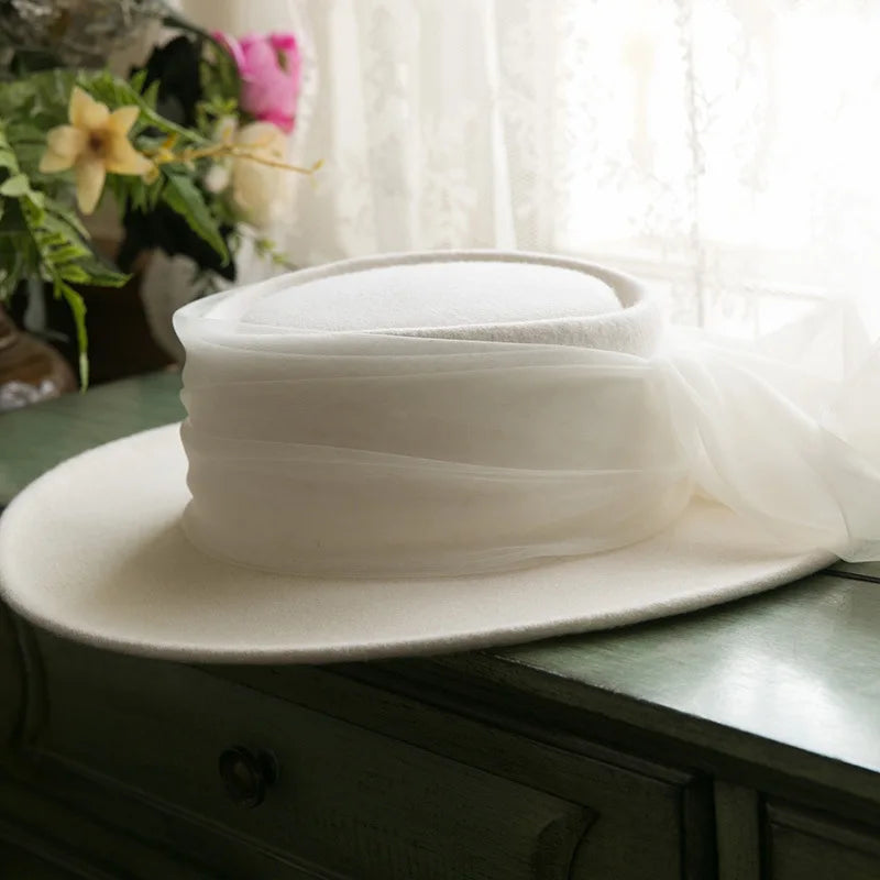 High-End Elegant Retro French Wool Top Hat – White Headdress for Weddings, Travel Photography & Special Occasions
