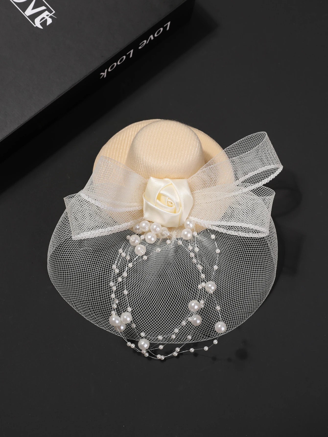 Mini Vintage Top Hat Fascinator – Cute Mesh Headdress for Women & Girls, Stage, Birthday, Tea Party & Photo Shoot