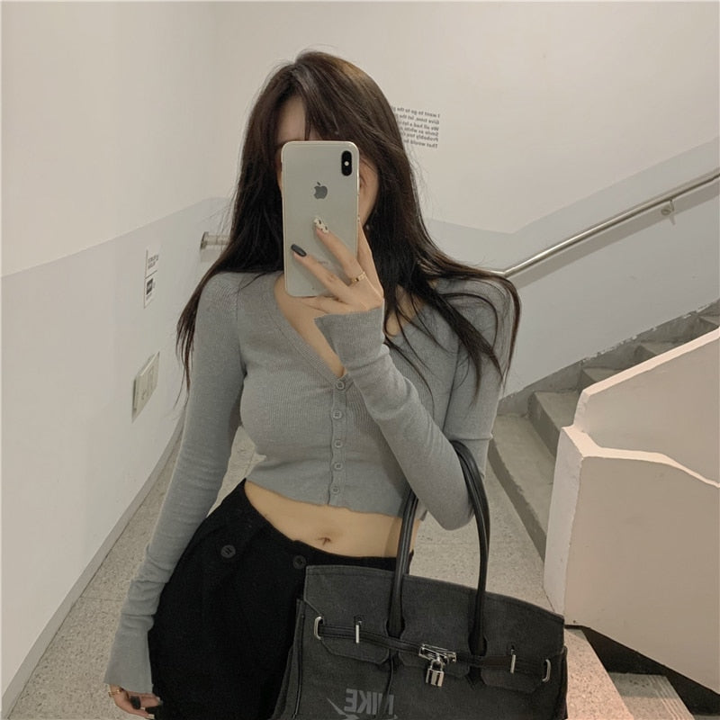 Knitted V-neck Long-sleeve Crop Top