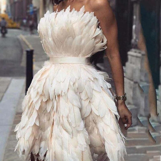 Luxury Elegant Strapless Feathers Prom Dress