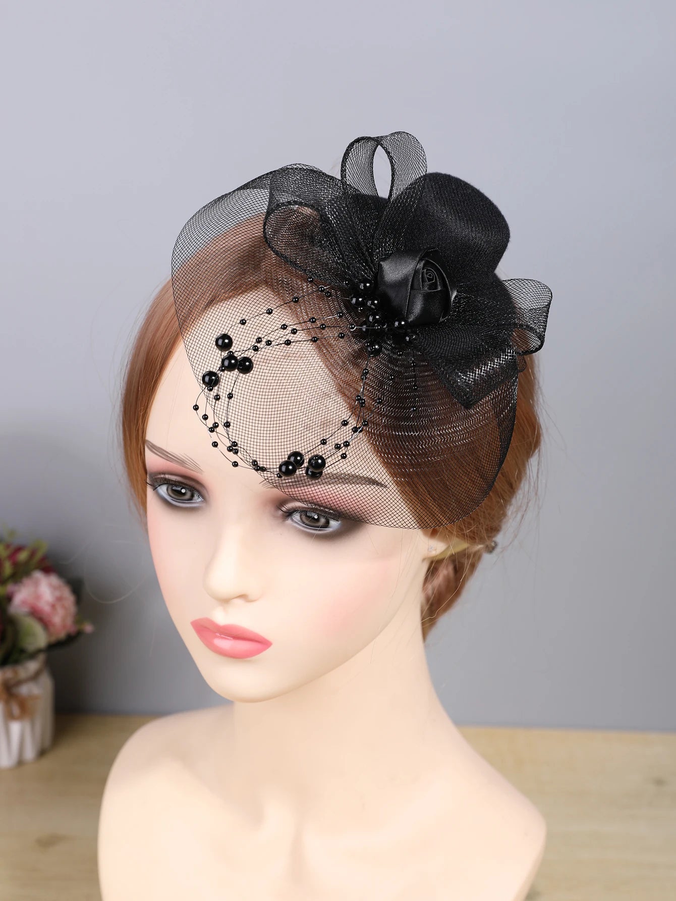 Mini Vintage Top Hat Fascinator – Cute Mesh Headdress for Women & Girls, Stage, Birthday, Tea Party & Photo Shoot