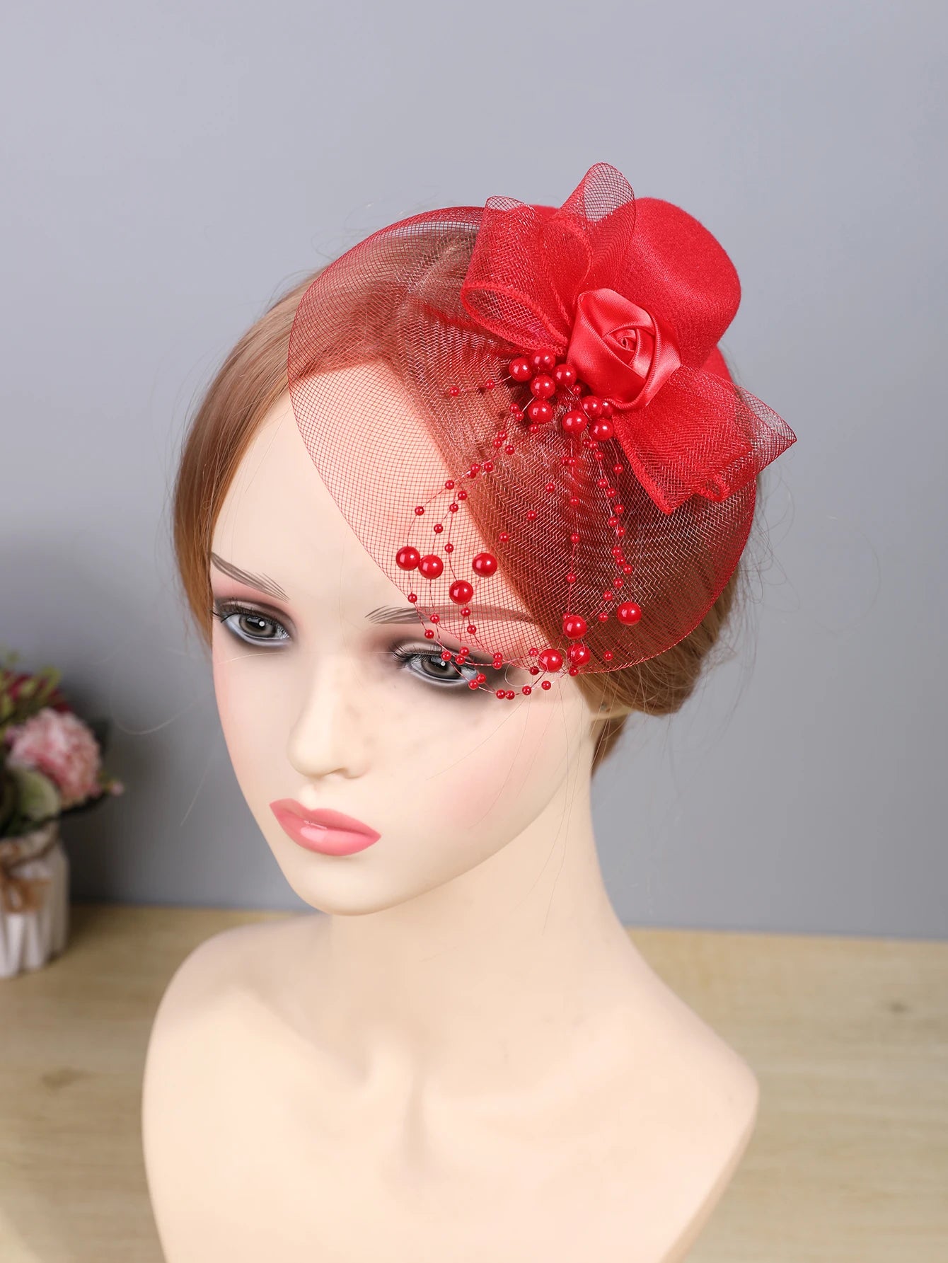 Mini Vintage Top Hat Fascinator – Cute Mesh Headdress for Women & Girls, Stage, Birthday, Tea Party & Photo Shoot