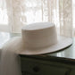 High-End Elegant Retro French Wool Top Hat – White Headdress for Weddings, Travel Photography & Special Occasions
