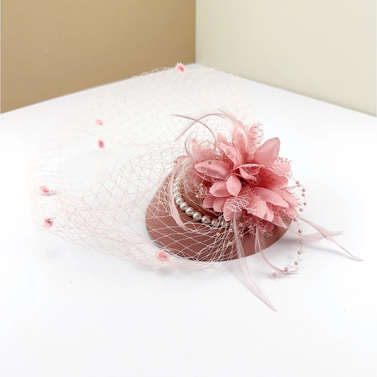 Women’s Retro French Top Hat – Elegant Mesh Fascinator Headdress for Evening Parties, Weddings & Social Events